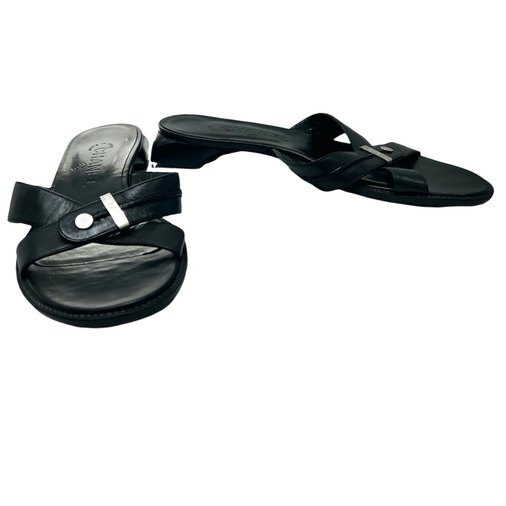 CHANEL BLACK LEATHER CRISS CROSS STRAP SANDAL WITH 1" BLOCK HEEL